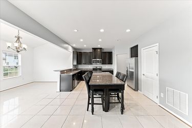 09-33 Barkley Ct-13