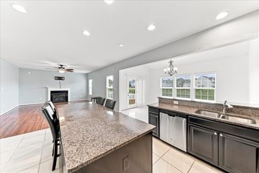 12-33 Barkley Ct-16
