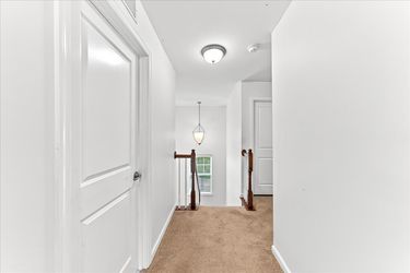 16-33 Barkley Ct-31