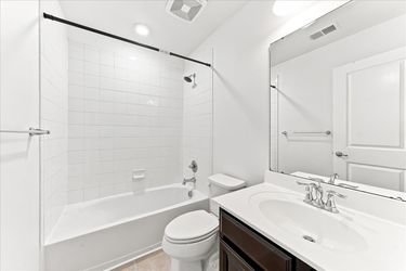 17-33 Barkley Ct-26