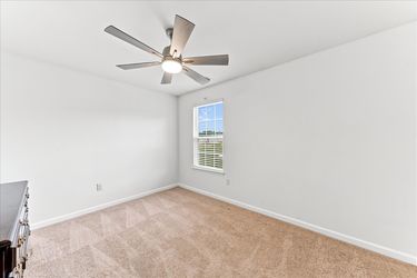 18-33 Barkley Ct-27