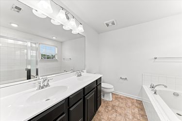 26-33 Barkley Ct-37