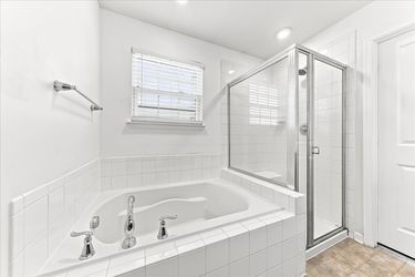 27-33 Barkley Ct-38