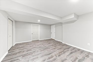 34-33 Barkley Ct-25