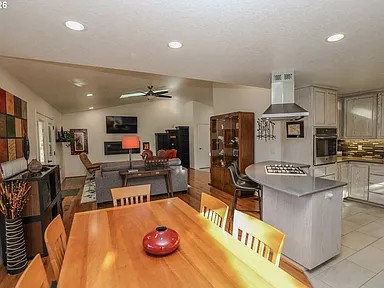 Roseburg Oregon home around $500k Dining room