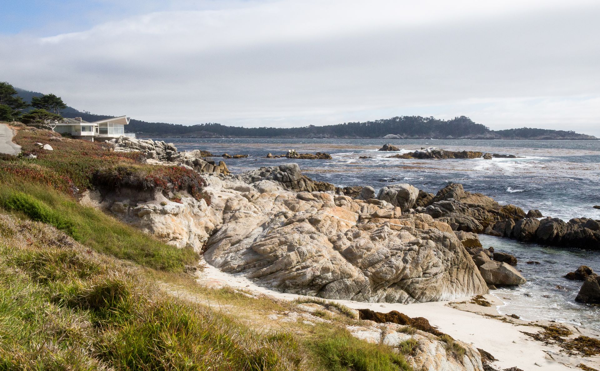 Houses build on the cliffs on the Pacific Ocean, Carmel by the Sea, Monterey, California