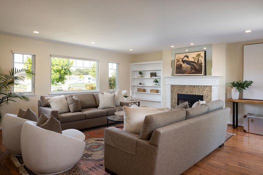 11 660TrinityAve Living