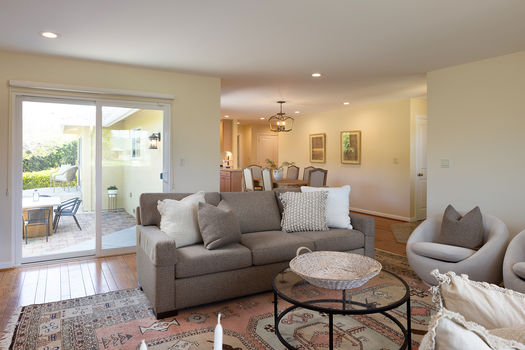 13 660TrinityAve Living