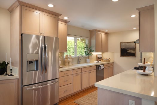 16 660TrinityAve Kitchen