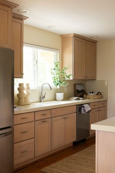 35 660TrinityAveKitchen