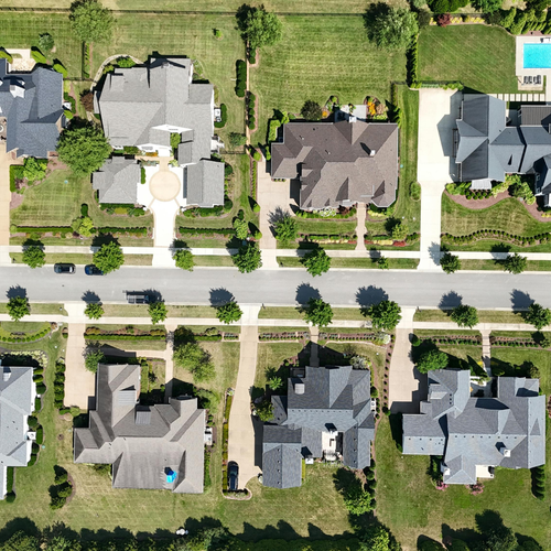 How Choosing the Right Neighborhood Impacts Rental Demand and Resale Value