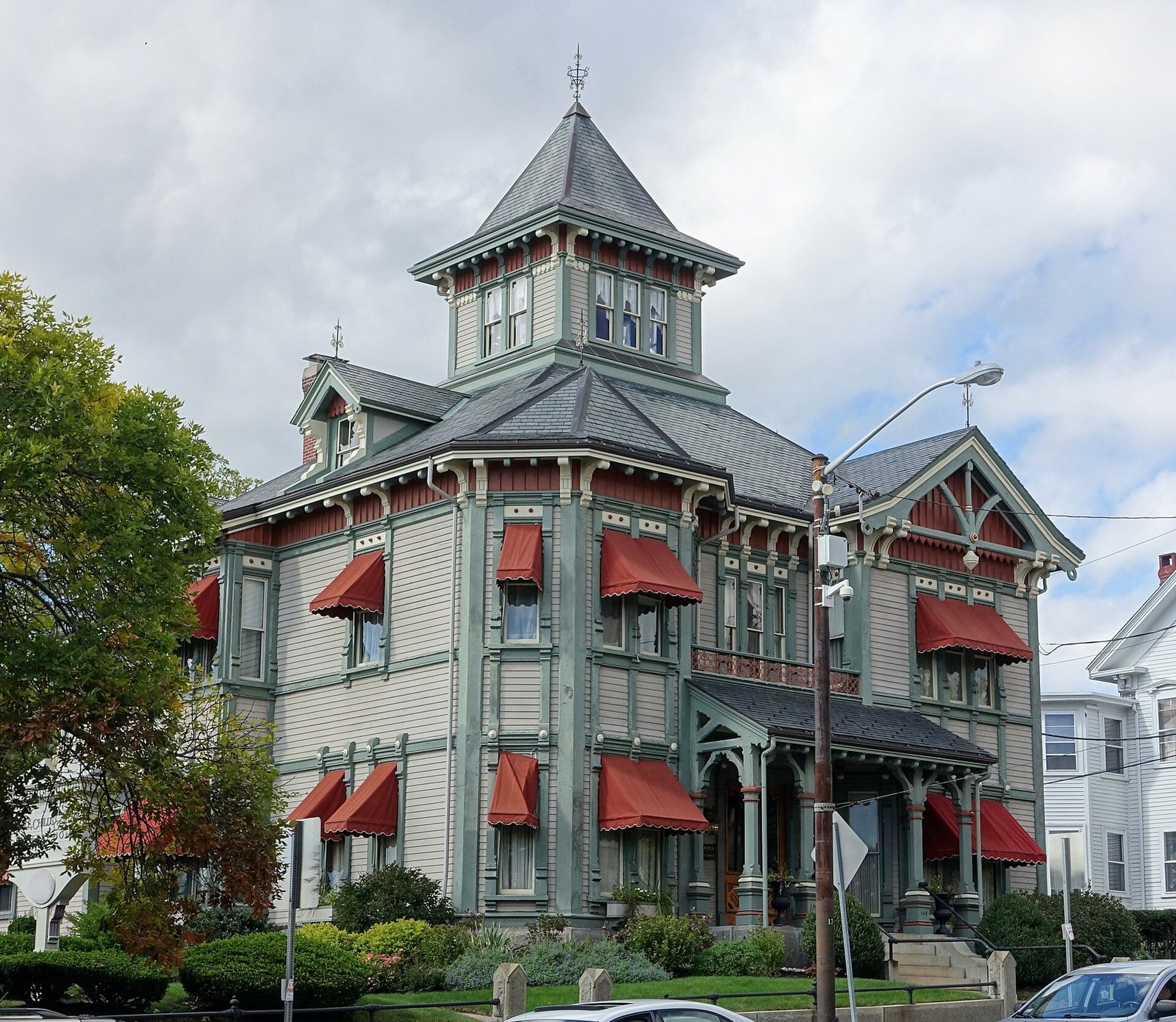 160-main-st-haverhill-spotlight