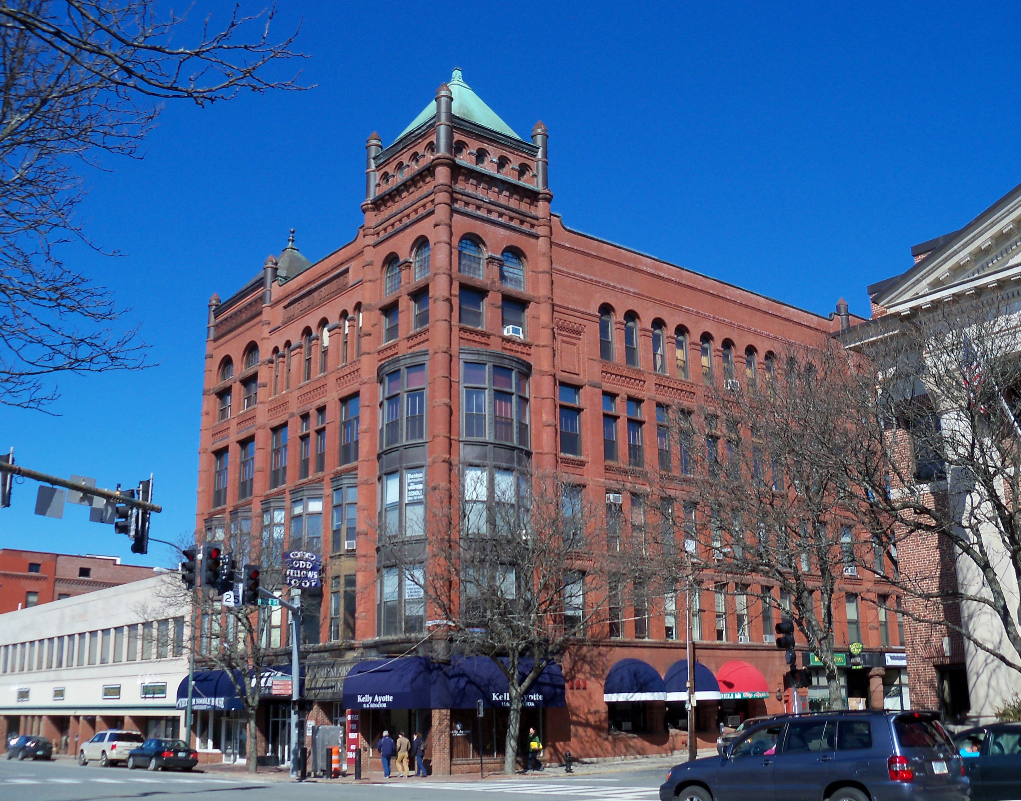 31-w-hobart-st-nashua-spotlight