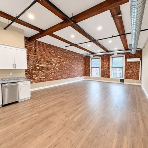 For Rent: 10 Kearney Sq Unit 209, Lowell - $1,800/mo