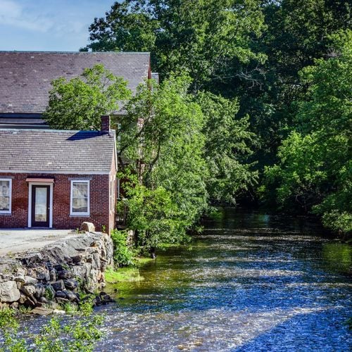 Living in Ballardvale, Andover: The Village by the River