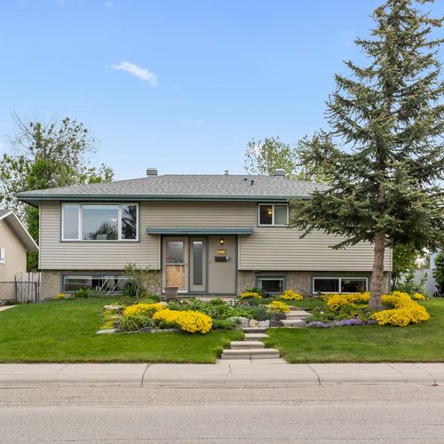Welcome to Your Next Home in Marlborough, Calgary