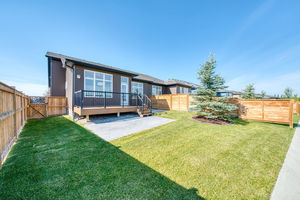 043-240 D_Arcy Villas Okotoks-43