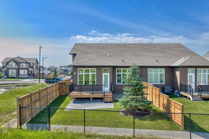 045-240 D_Arcy Villas Okotoks-45