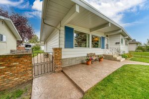 036-10407 2 St SE-36
