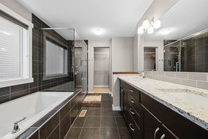 025-52 Evansborough Green NW-25