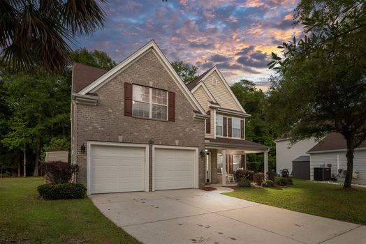 482-live-oak-walk01