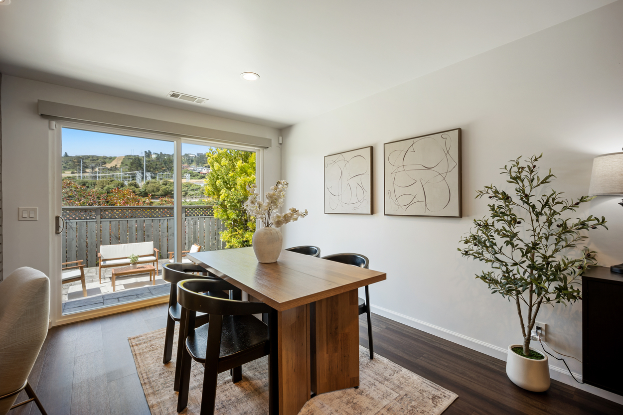 1880 Claremont Dr-10