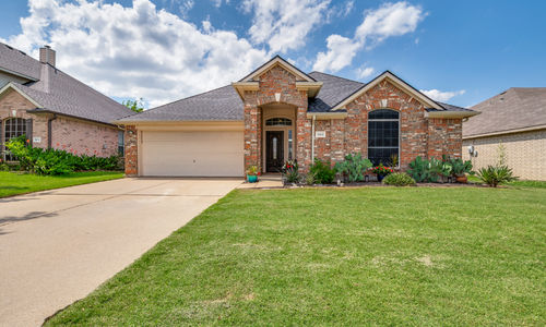 JUST LISTED: 902 Cutting Horse in Mansfiel&hellip;
