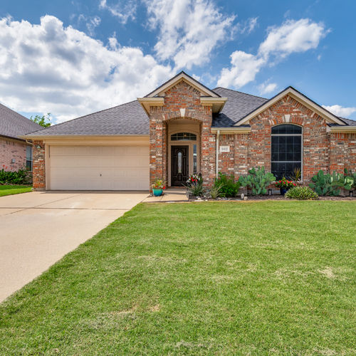 JUST LISTED: 902 Cutting Horse in Mansfield, Texas