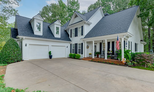 A Fully Renovated Lake Community Home in Gainesville, &hellip;