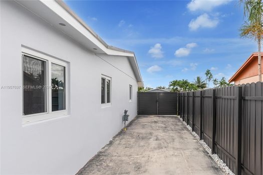 2670 SW 119th Ct (28)