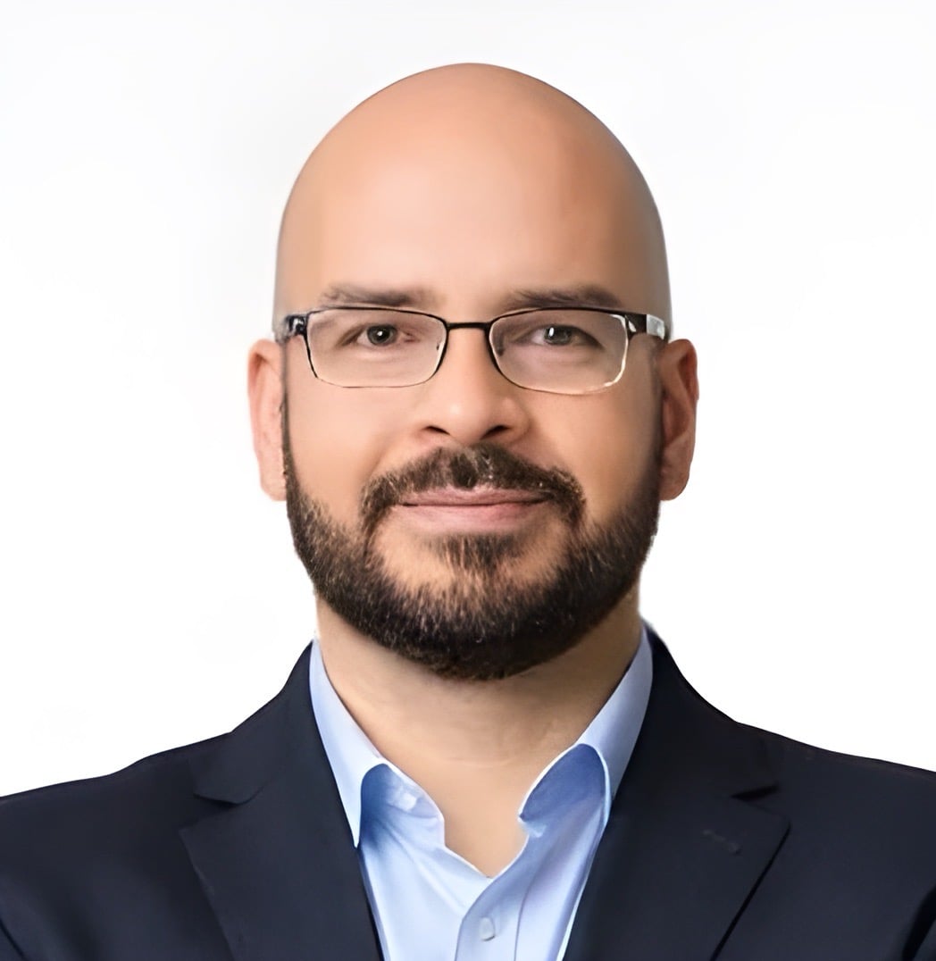 Alberto Labrada Miami real estate broker professional headshot