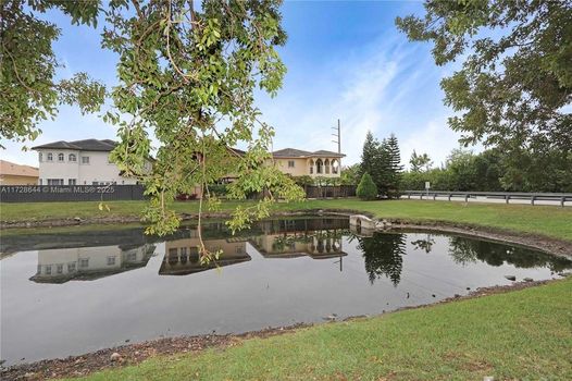 15666 SW 13th Ter, Miami, FL 33194 (20)