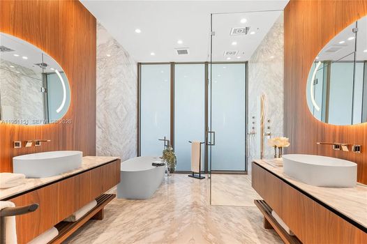 5 Grove Isle S301, Coconut Grove, FL (33)