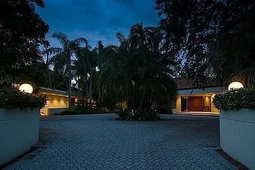 8202 Los Pinos Cir, Coral Gables, FL 33143 (16)