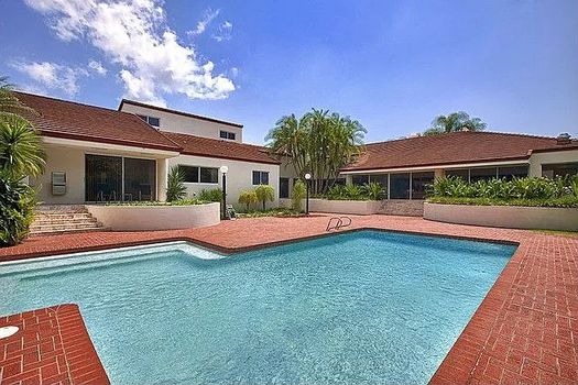 8202 Los Pinos Cir, Coral Gables, FL 33143 (4)