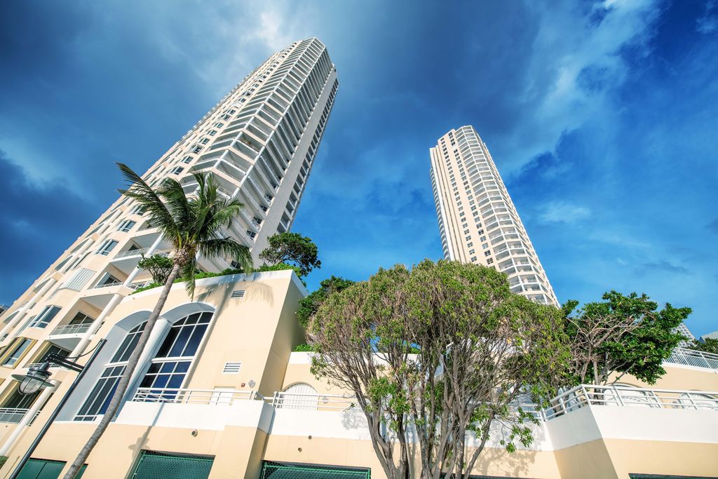 Apartment for sale Miami, residential skyline - Labrada Realty