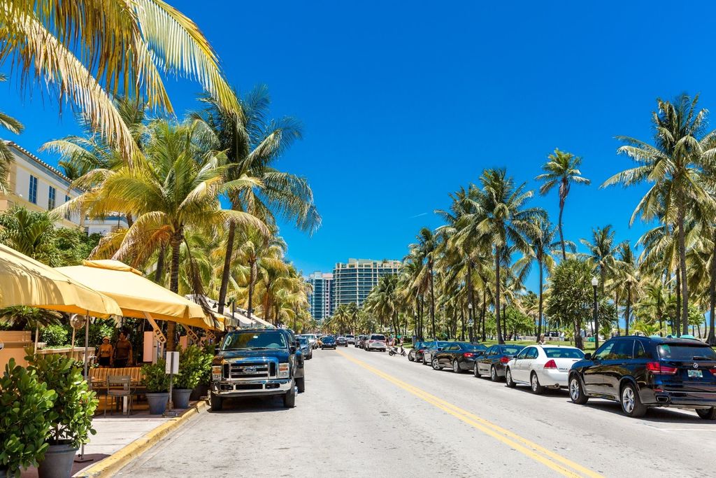 Flamingo Center South Beach Miami townhouses for sale, Labrada Realty