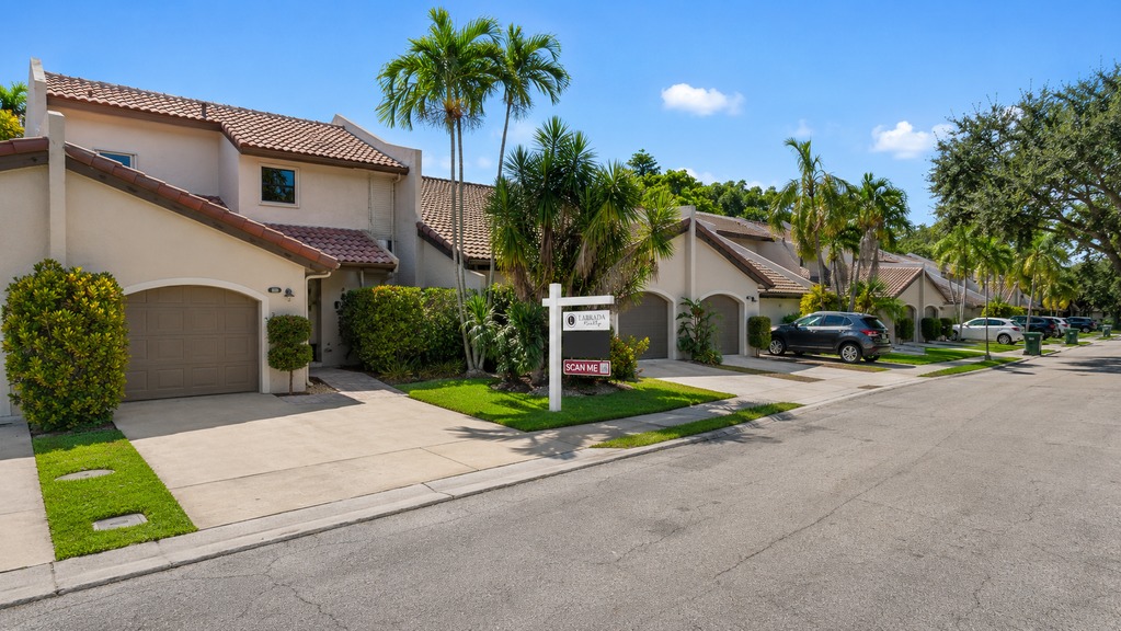 Best time of year to sell a house in Florida, Miami neighborhood, Labrada Realty