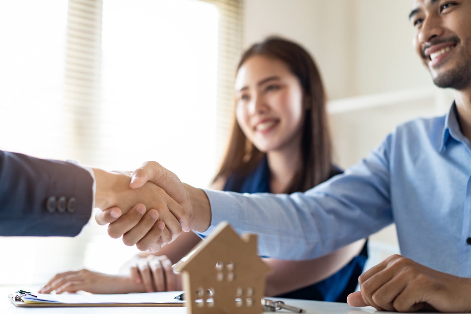 Who pays closing costs in Florida, Miami-Dade residential area, Labrada Realty
