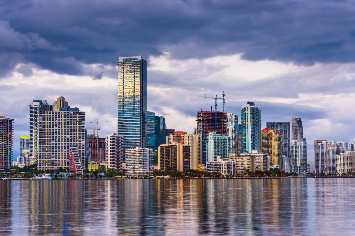 miami-florida-usa-biscayne-bay-skyline-2026-09-24-08-55-55-utc-4000kb