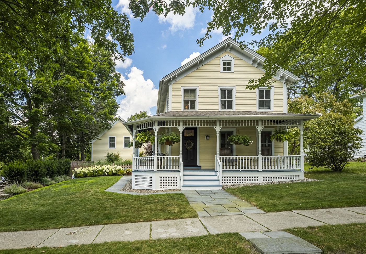 Photo of Yellow House NEil