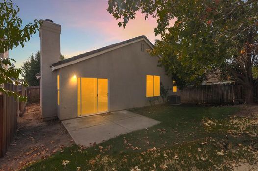 04-04_Exterior-Twilight
