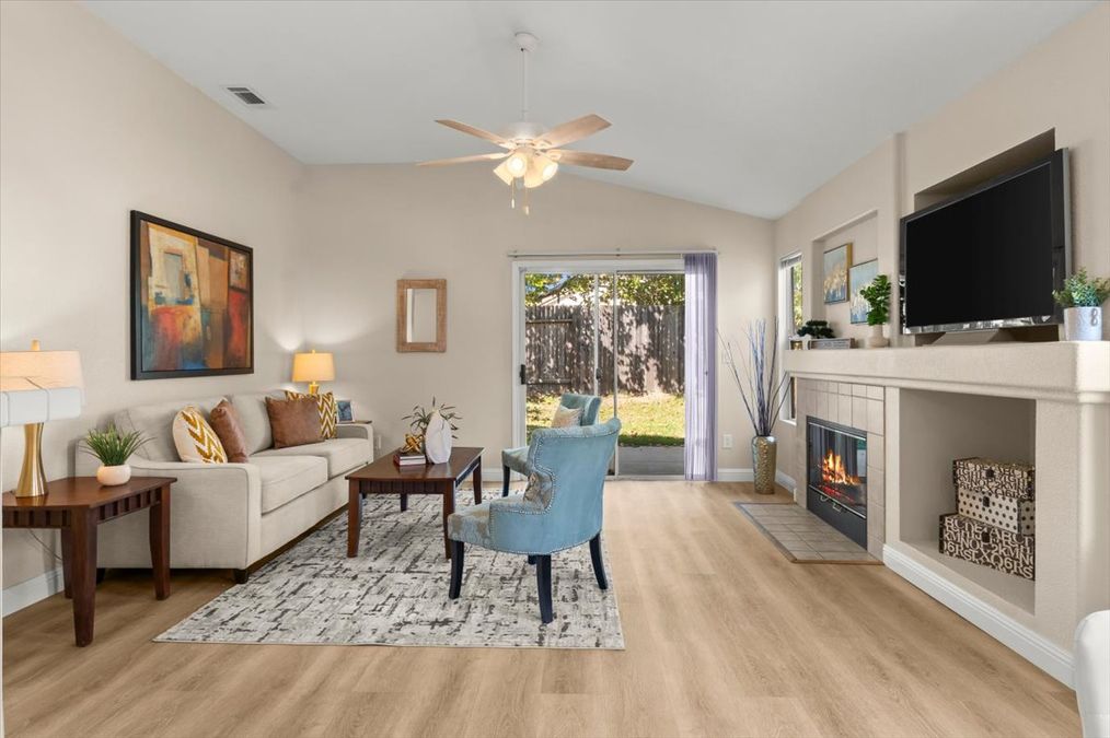15-15_Family-Room