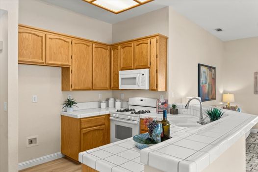 18-18_Kitchen