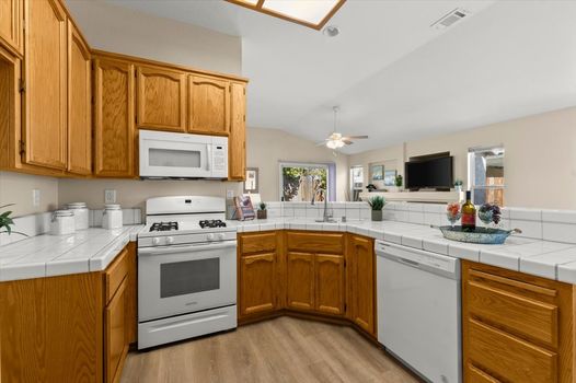 19-19_Kitchen