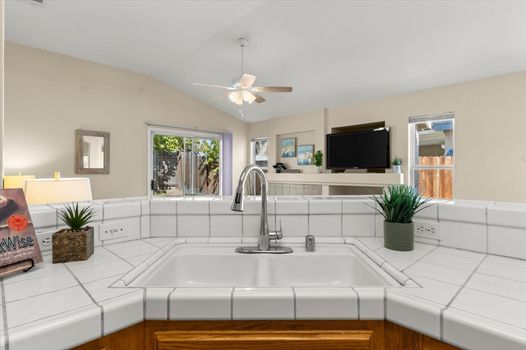 20-20_Kitchen-Sink
