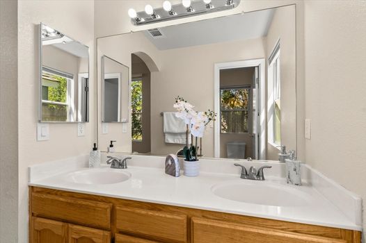 26-26_Primary-Bathroom