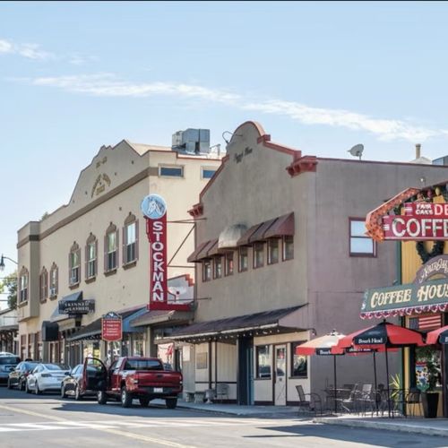 A Guide to Fair Oaks Village and Its Character