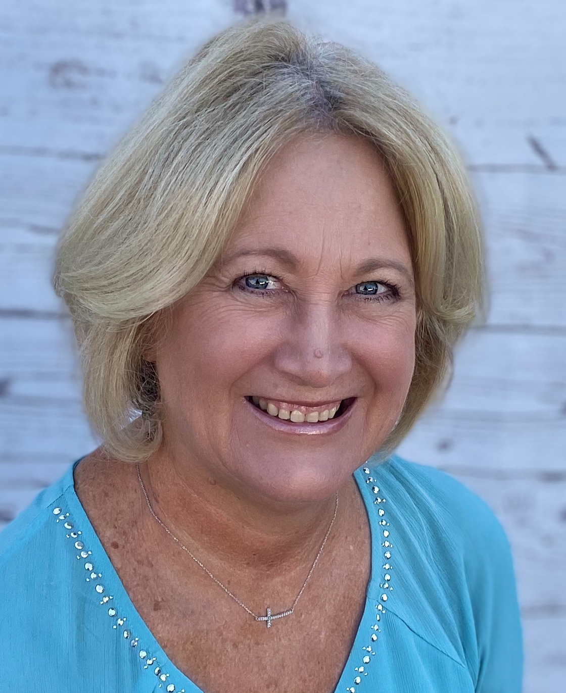 Connie Regan Headshot