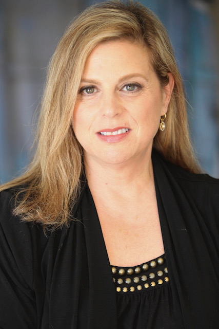 Pamela Mozer Headshot